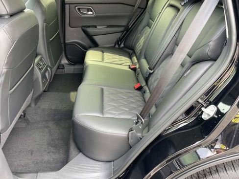 New 2026 Nissan Rogue Platinum AWD/4WD image 12