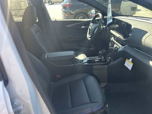 New 2026 Buick Envista Sport Touring image 28