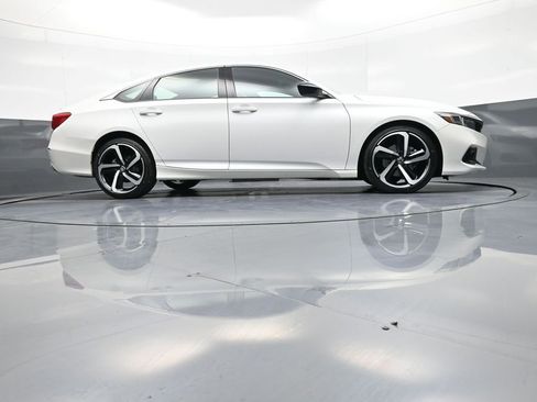 Used 2022 Honda Accord Sport image 28