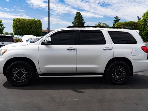 Used 2014 Toyota Sequoia Platinum AWD/4WD image 12