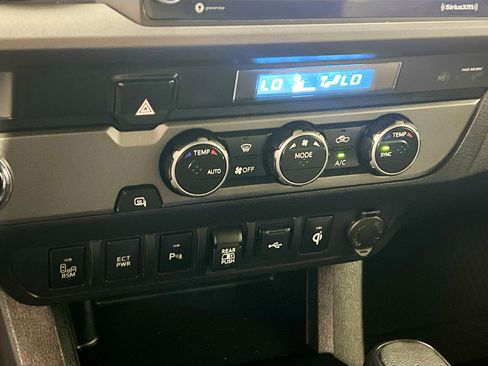 Used 2023 Toyota Tacoma TRD Off-Road image 26