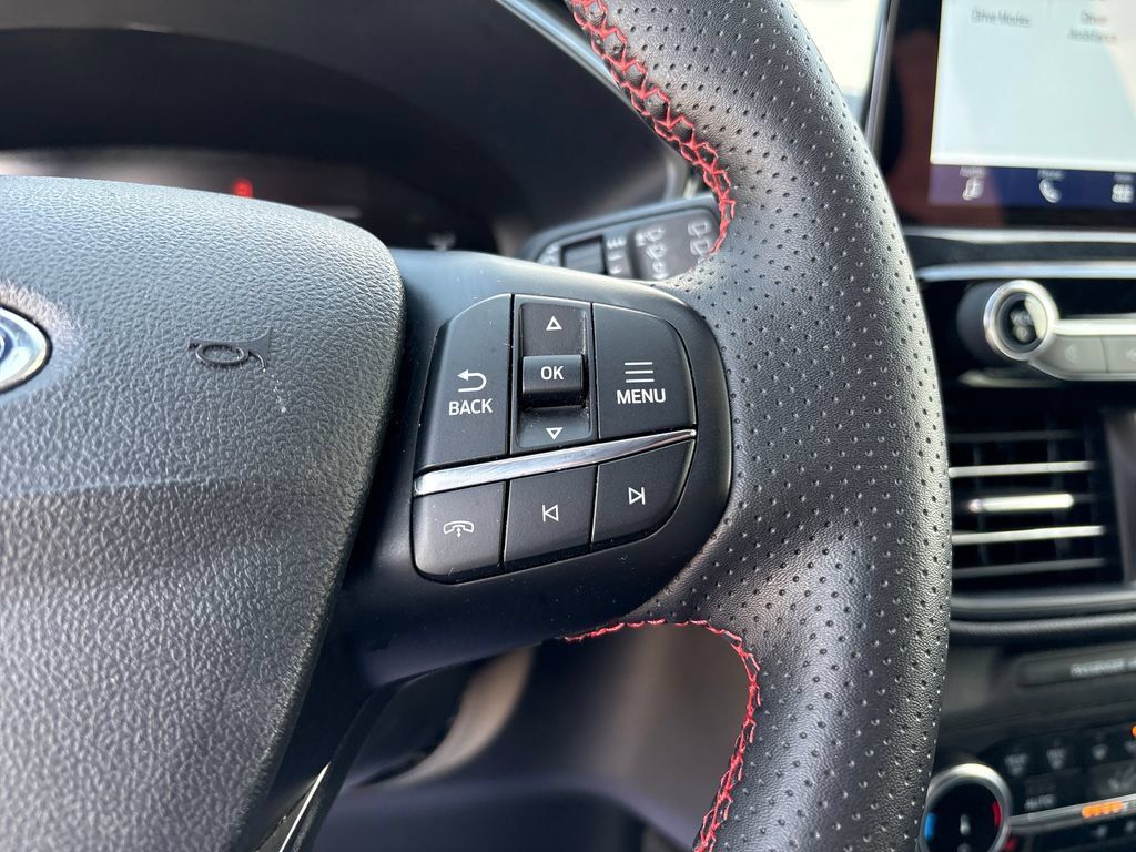 Used 2025 Ford Escape ST-Line Select AWD/4WD image 38