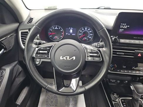 Used 2023 Kia Seltos EX AWD/4WD image 16