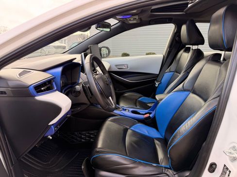 Used 2020 Toyota Corolla SE w/ SE Premium Package image 28