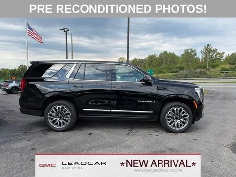 Used 2025 GMC Yukon Denali w/ Sun & Power Step Package AWD/4WD image 6