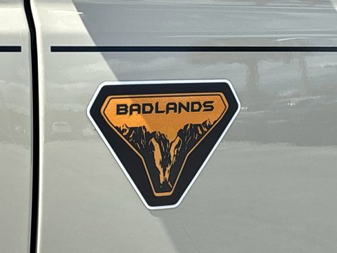New 2025 Ford Bronco Badlands image 9