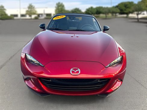Used 2020 MAZDA MX-5 Miata Club image 2