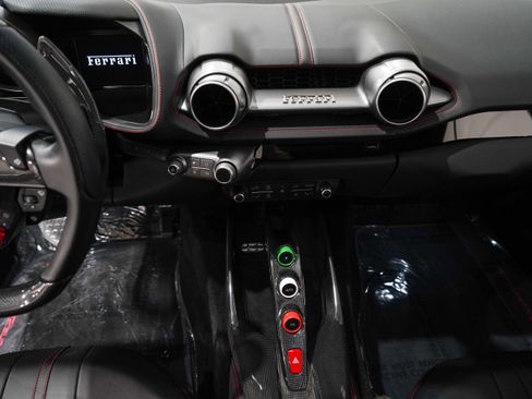Used 2018 Ferrari 812 Superfast RWD image 11