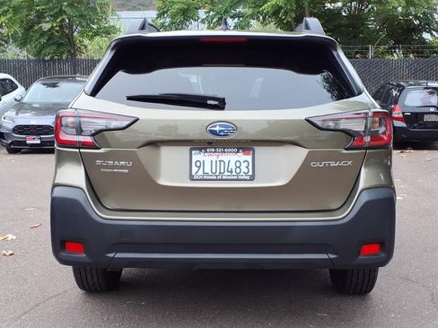 Used 2024 Subaru Outback Premium AWD/4WD image 5