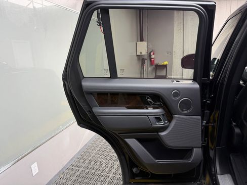 Used 2020 Land Rover Range Rover HSE image 14