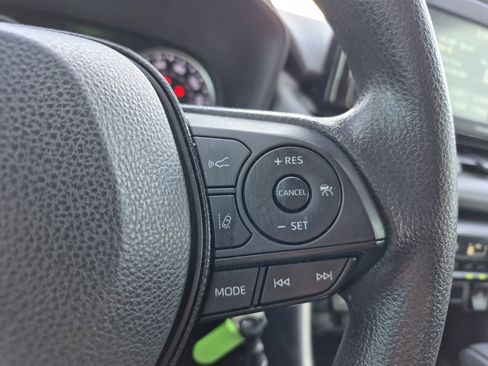 Certified 2021 Toyota RAV4 LE AWD/4WD image 26