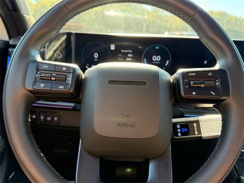 Used 2025 Hyundai Santa Fe Calligraphy image 13
