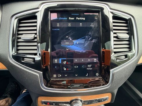 Used 2023 Volvo XC90 B6 Plus w/ Protection Package Premier image 24