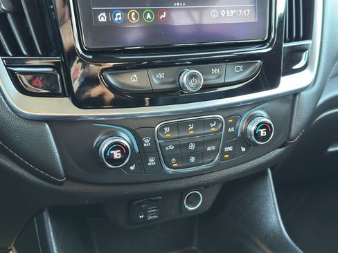 Used 2021 Chevrolet Traverse RS AWD/4WD image 22