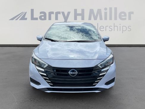 Used 2025 Nissan Versa SV w/ Trunk Package FWD image 5