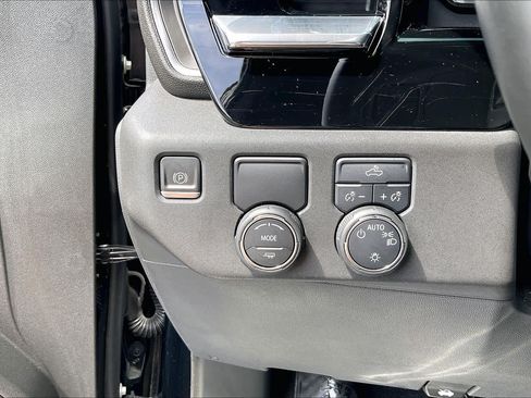 Used 2023 Chevrolet Silverado 1500 LT RWD image 32