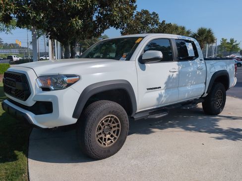 Certified 2023 Toyota Tacoma 4x4 Double Cab w/ Trail Edition image 5