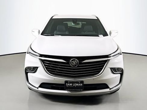 Used 2023 Buick Enclave Essence FWD image 2