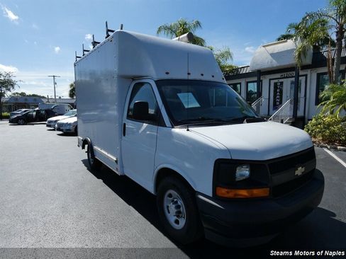 Used 2017 Chevrolet Express 3500 image 1