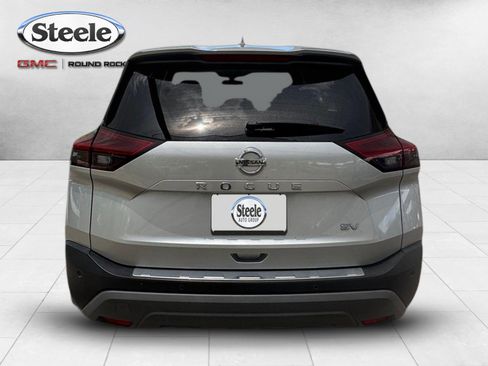 Used 2021 Nissan Rogue SV FWD image 4