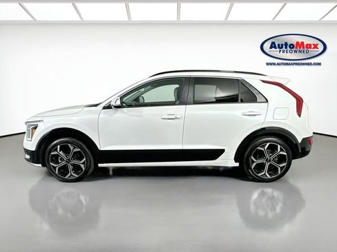 Used 2023 Kia Niro EX Touring FWD image 9