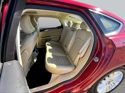 Used 2015 Ford Fusion SE w/ Equipment Group 502A FWD image 20