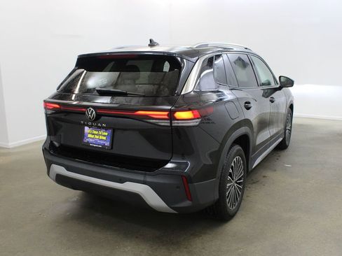 New 2026 Volkswagen Tiguan S FWD image 5