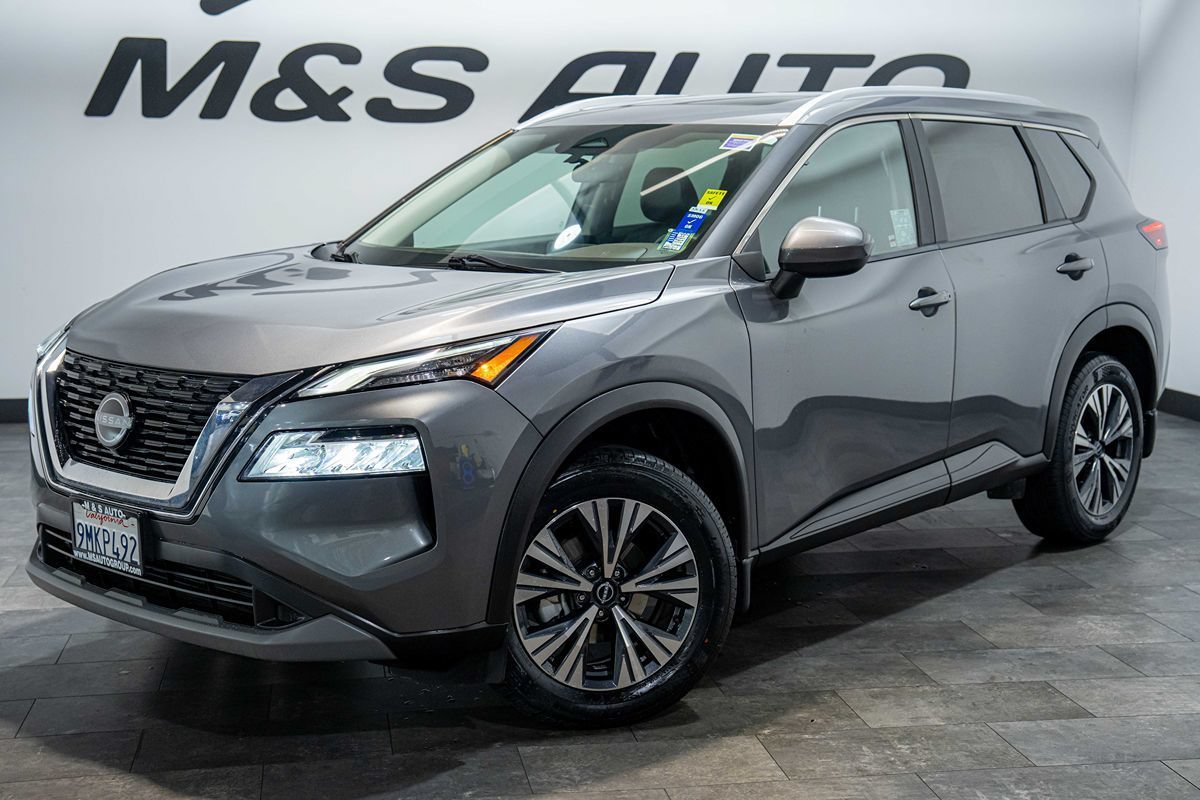 Used 2023 Nissan Rogue SV w/ SV Premium B Package FWD image 2