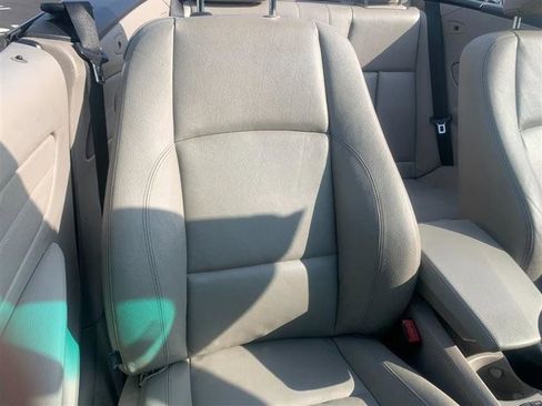 Used 2009 BMW 135i Convertible image 14