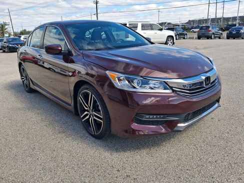 Used 2017 Honda Accord Sport image 5