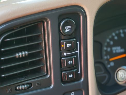 Used 2003 GMC Sierra 1500 SLT w/ SLT Preferred Equipment Group AWD/4WD image 17