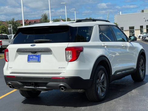 Certified 2021 Ford Explorer XLT w/ Equipment Group 202A AWD/4WD image 11