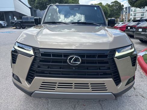 Used 2025 Lexus GX 550 AWD/4WD image 8