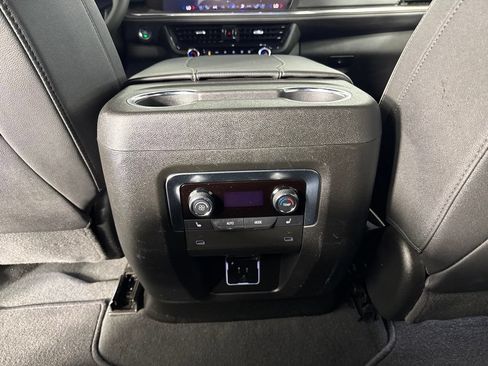 Certified 2025 Chevrolet Suburban Premier AWD/4WD image 30