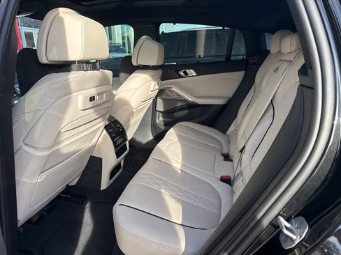 Used 2023 BMW X6 xDrive40i w/ Executive Package image 7