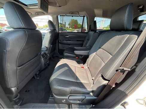 Used 2019 Honda Pilot Touring image 18