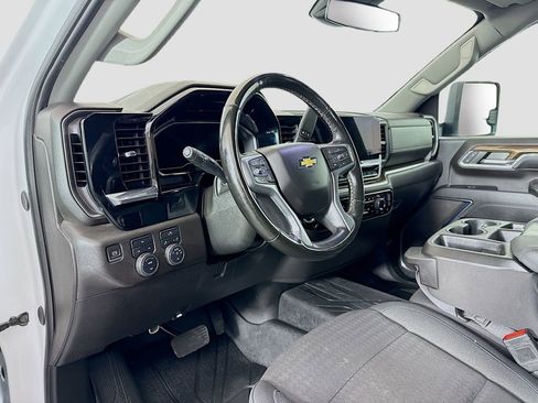 Used 2024 Chevrolet Silverado 2500 LT w/ Convenience Package AWD/4WD image 9