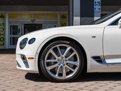 Used 2022 Bentley Continental GT image 37