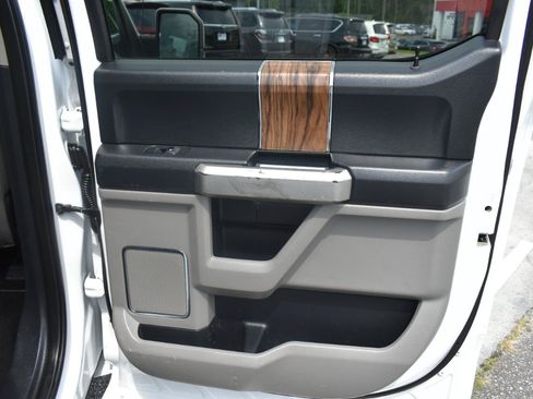 Used 2020 Ford F150 Lariat RWD image 32