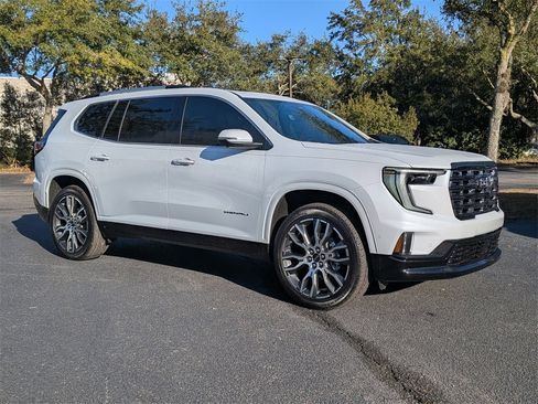 Used 2026 GMC Acadia Denali Ultimate image 2