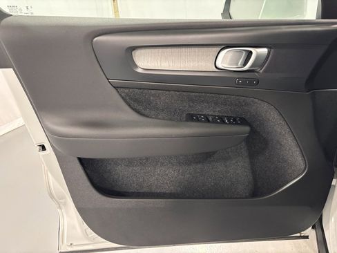 Certified 2025 Volvo XC40 B5 Plus image 15