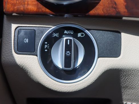 Used 2013 Mercedes-Benz GLK 350 2WD image 30