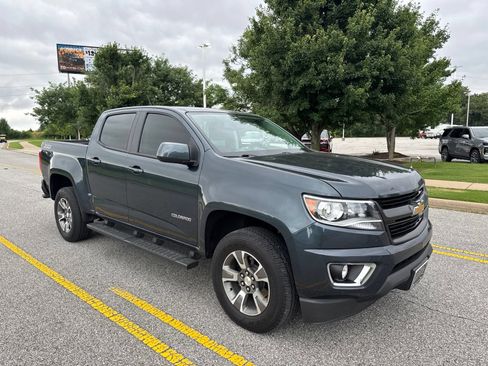 Used 2019 Chevrolet Colorado Z71 AWD/4WD image 3