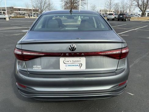 Used 2025 Volkswagen Jetta S image 4