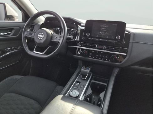 Used 2022 Nissan Pathfinder SV image 19