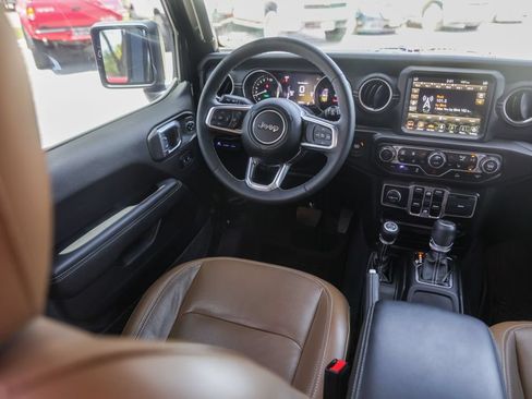 Used 2023 Jeep Wrangler Unlimited Sahara w/ Cold Weather Group AWD/4WD image 23