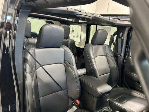 Used 2026 Jeep Wrangler Sahara image 35