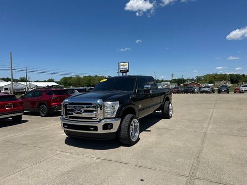 Used 2011 Ford F250 Lariat w/ Lariat Interior Pkg AWD/4WD image 3