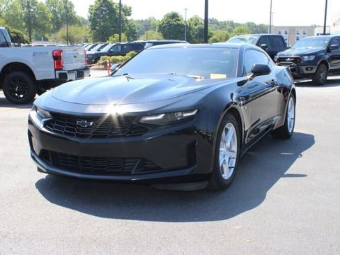 Used 2022 Chevrolet Camaro LT RWD image 11