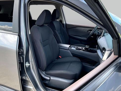 Used 2023 Nissan Rogue S FWD image 8